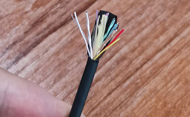 打敗HDMI粗線的會(huì)是3.2mm石墨烯屏蔽的HDMI線嗎？